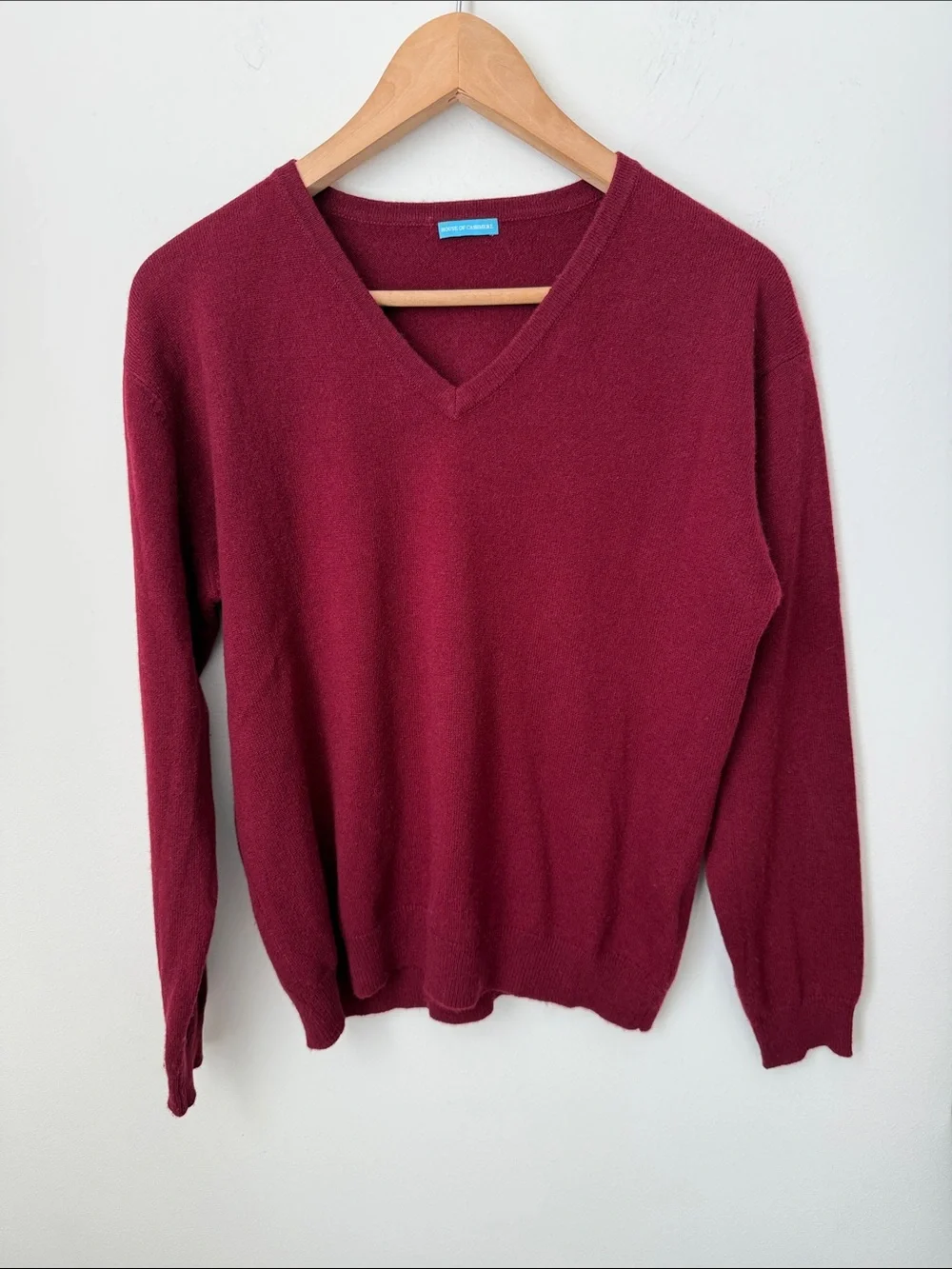 Women's V-Neck Sweater in Burgundy - Unknown Brand